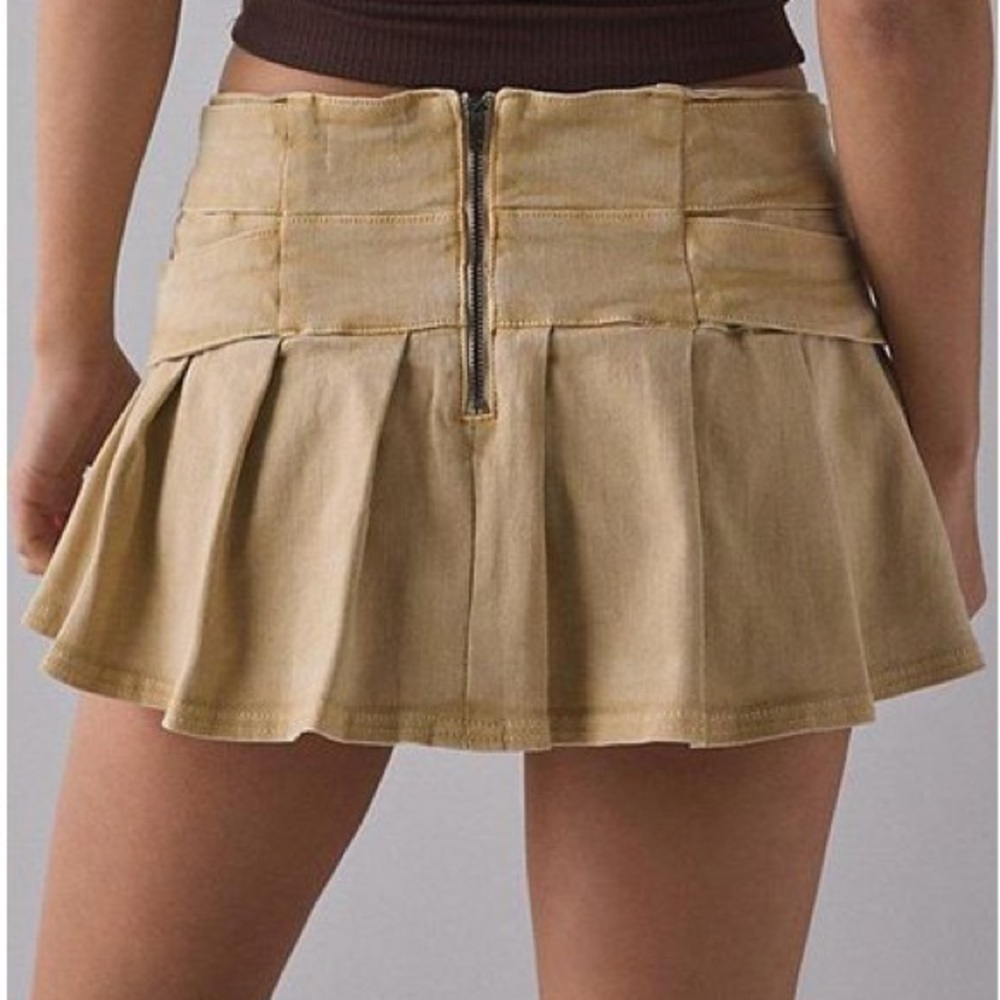 Y2K Belted Denim Pleated Mini Skirt - Picture 2 of 3